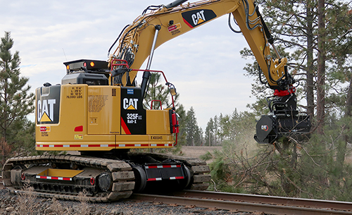 Cat high-rail excavator